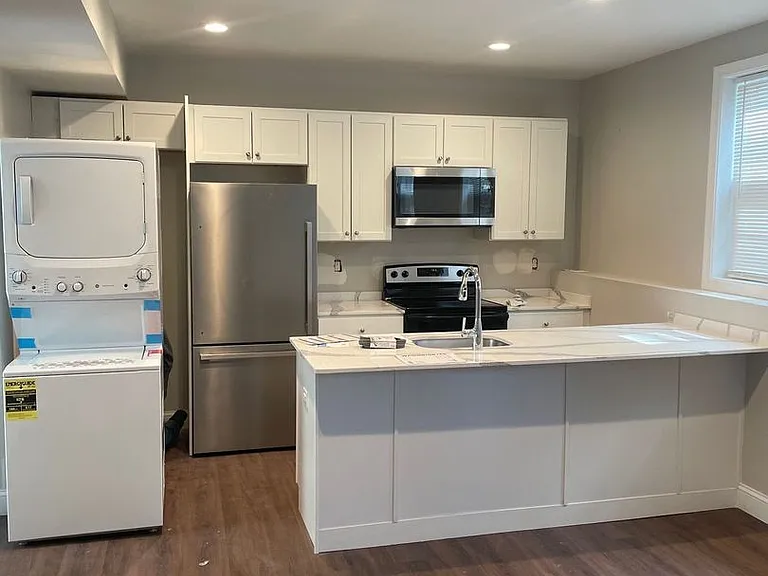 445 Admiral St — Photo 21