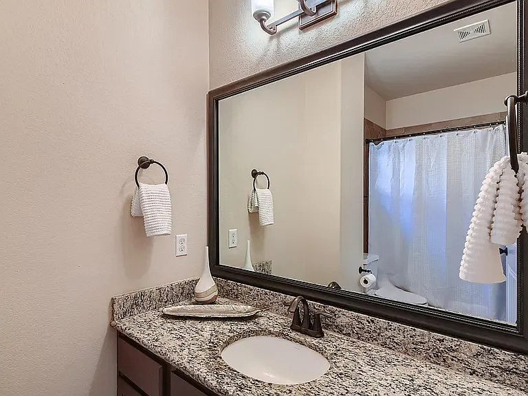 1817 Crown Dr — Photo 28