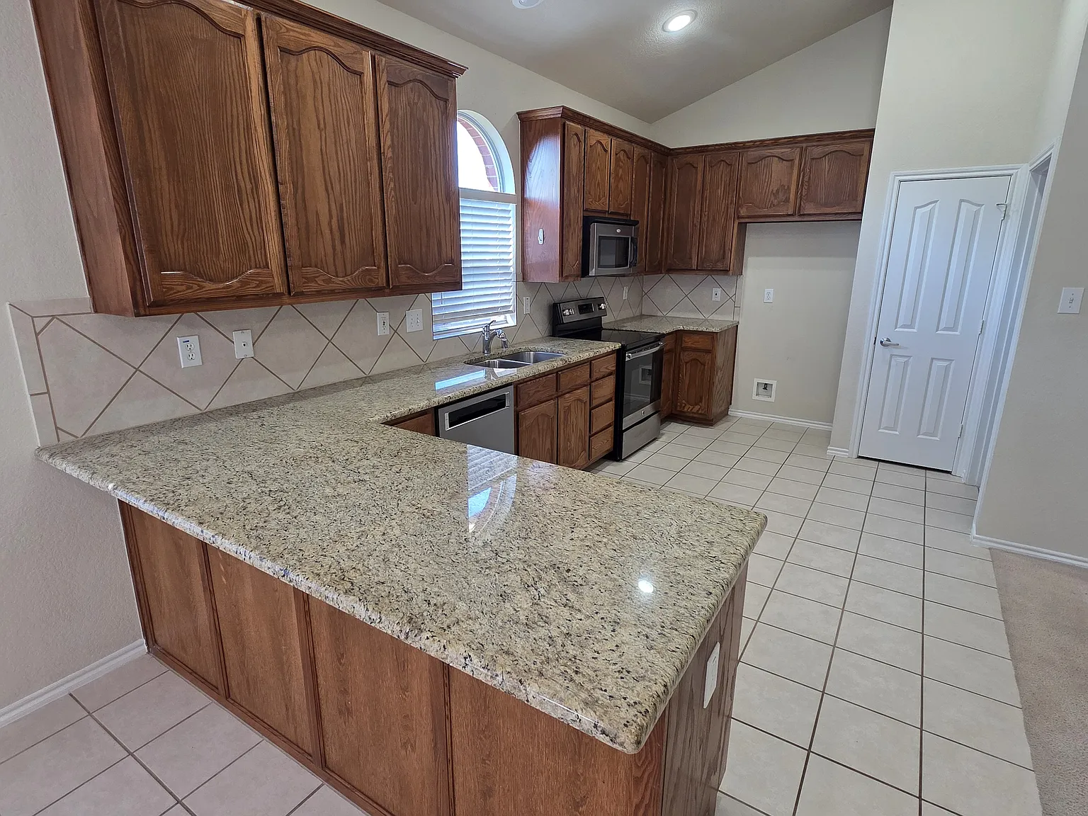 1 Sable Creek Blvd — Photo 3
