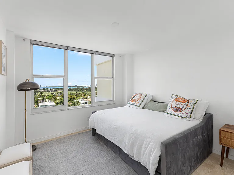 5600 Collins Ave #14R — Photo 20