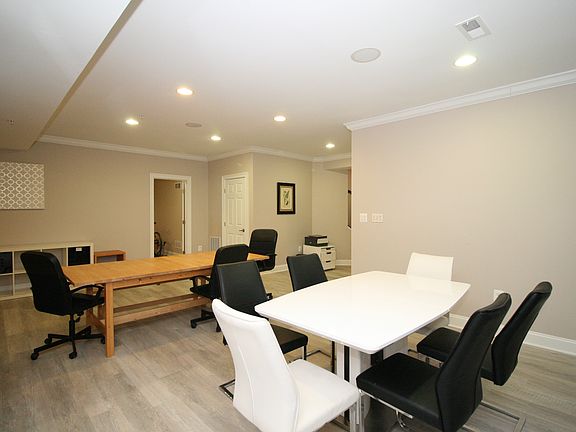 5th image of 102 Bullard Cir