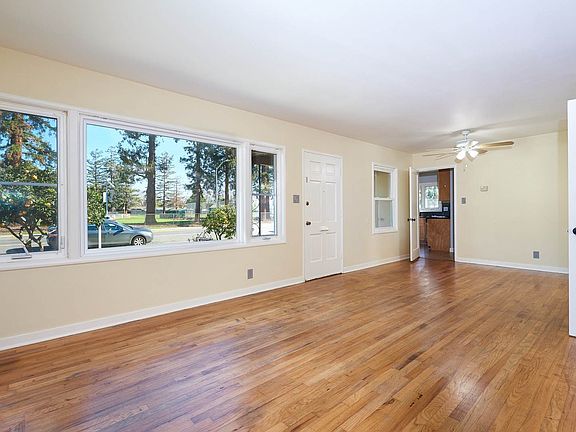 3rd image of 976 Los Padres Blvd