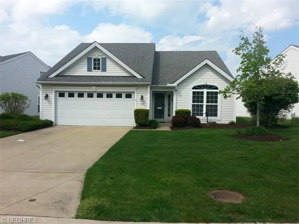 380 Clearbrook Dr, Avon Lake, OH 44012