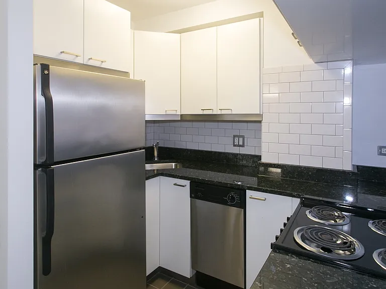 Algonquin Apartments — Photo 23