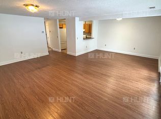 4 Adams Rd, Hanscom Afb, MA 01731