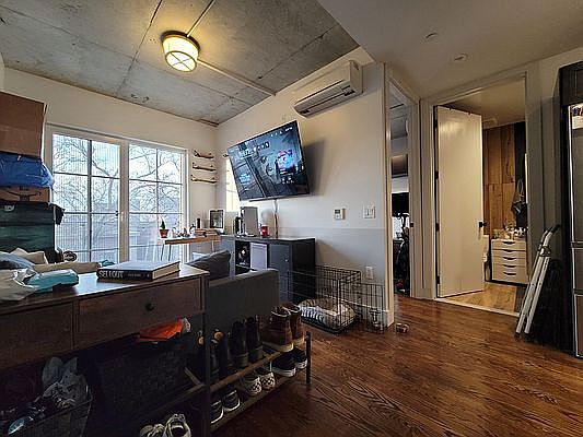 4th image of 31-27 37th St #4A