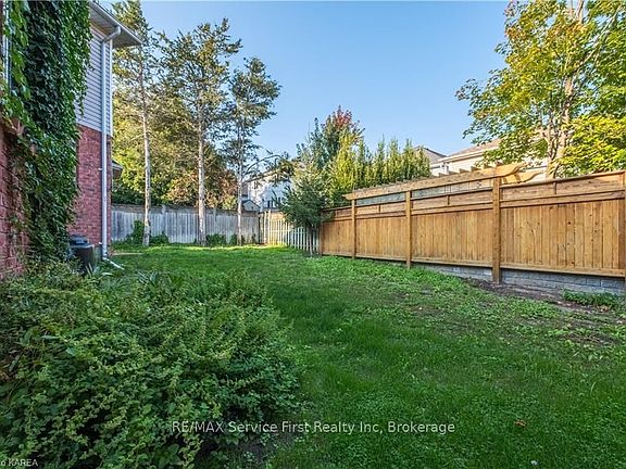3rd image of 94 Manor Rd