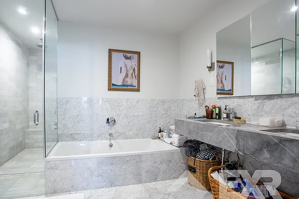 Rented by EXR | media 4