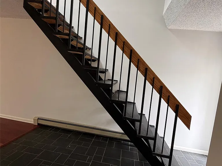73 Cornwall Cir — Photo 18