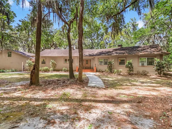 1647 W Black Island Rd SE, Darien, GA 31305