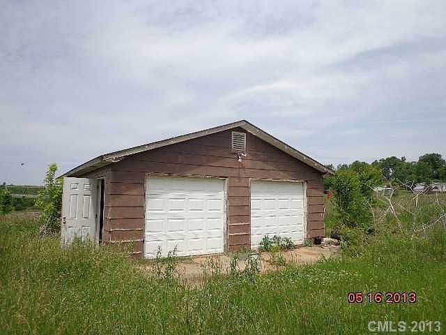 2nd image of 708 Mount Bethel Rd