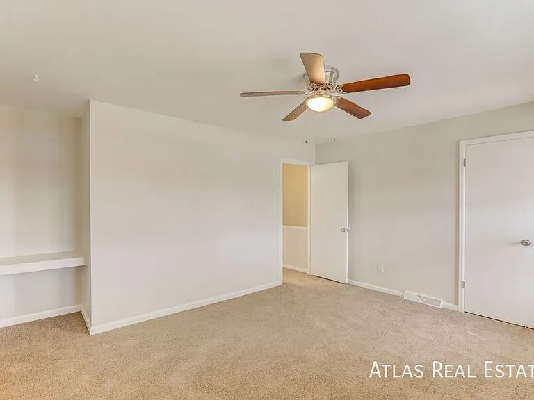 2565 Iris St — Photo 16
