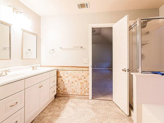 5th image of 20540 Farm Pond Ln