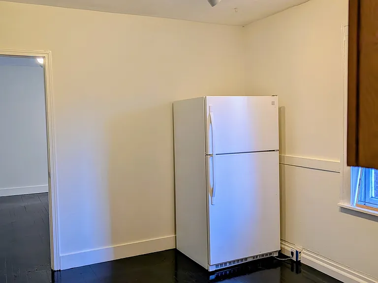 Refrigerator in Kitche area