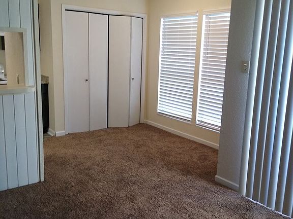 4th image of 604 NW 15th St APT 22