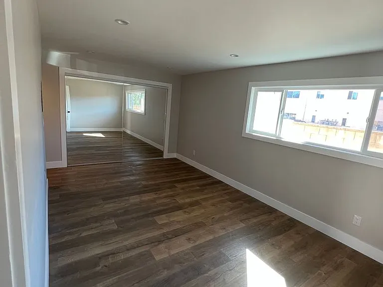 6948 Vesper Ave — Photo 12