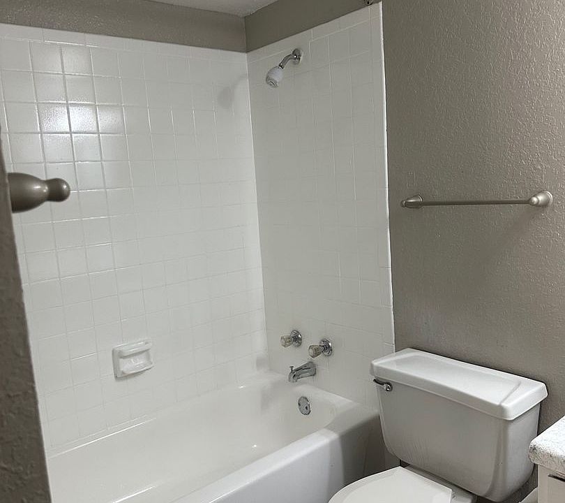 2nd image of 1205 Park Vista Dr APT 2501
