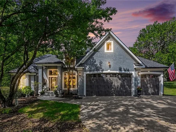 13810 Grove Ave, Bonner Springs, KS 66012