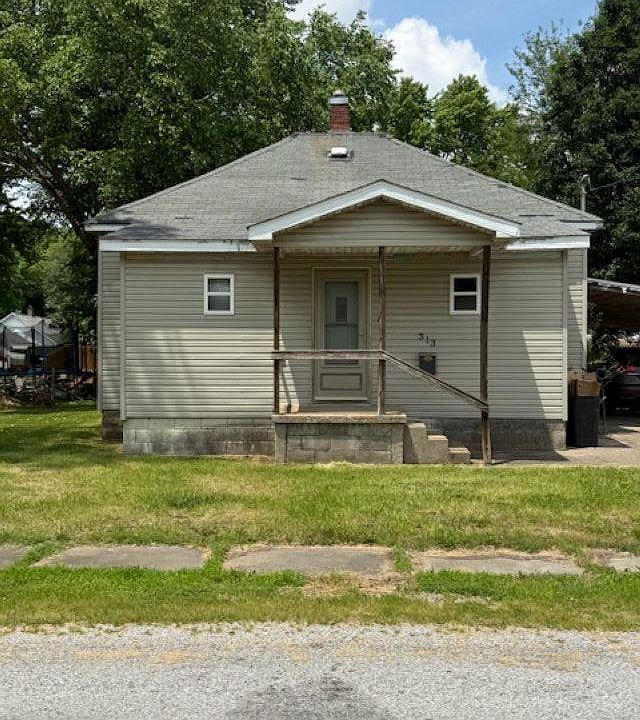 1st image of 313 E 4th St