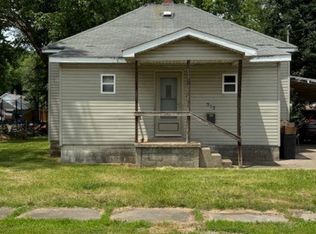 313 E 4th St, West Frankfort, IL 62896