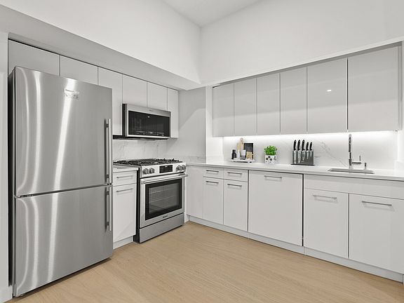 3rd image of 20 West St APT 5H