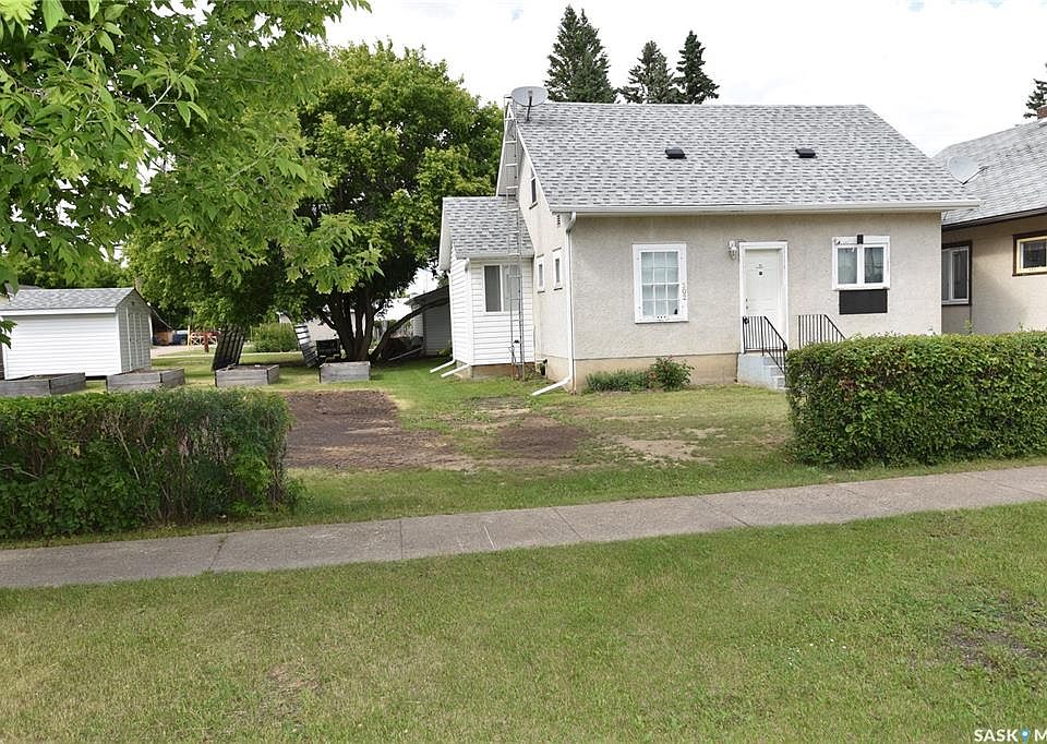 1st image of 302 Main STREET