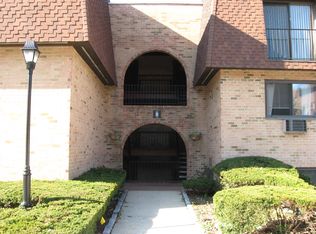 344 Central Park Ave APT B6, Scarsdale, NY 10583