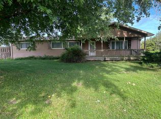 106 Hillcrest Dr, North Platte, NE 69101