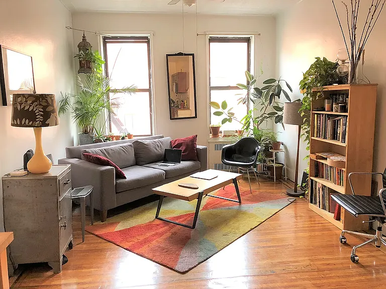 302 E 3rd St #4A — Photo 2