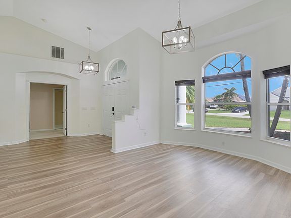 5th image of 5794 NW Zinnia Street