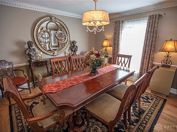 3rd image of 615 Evans Ln