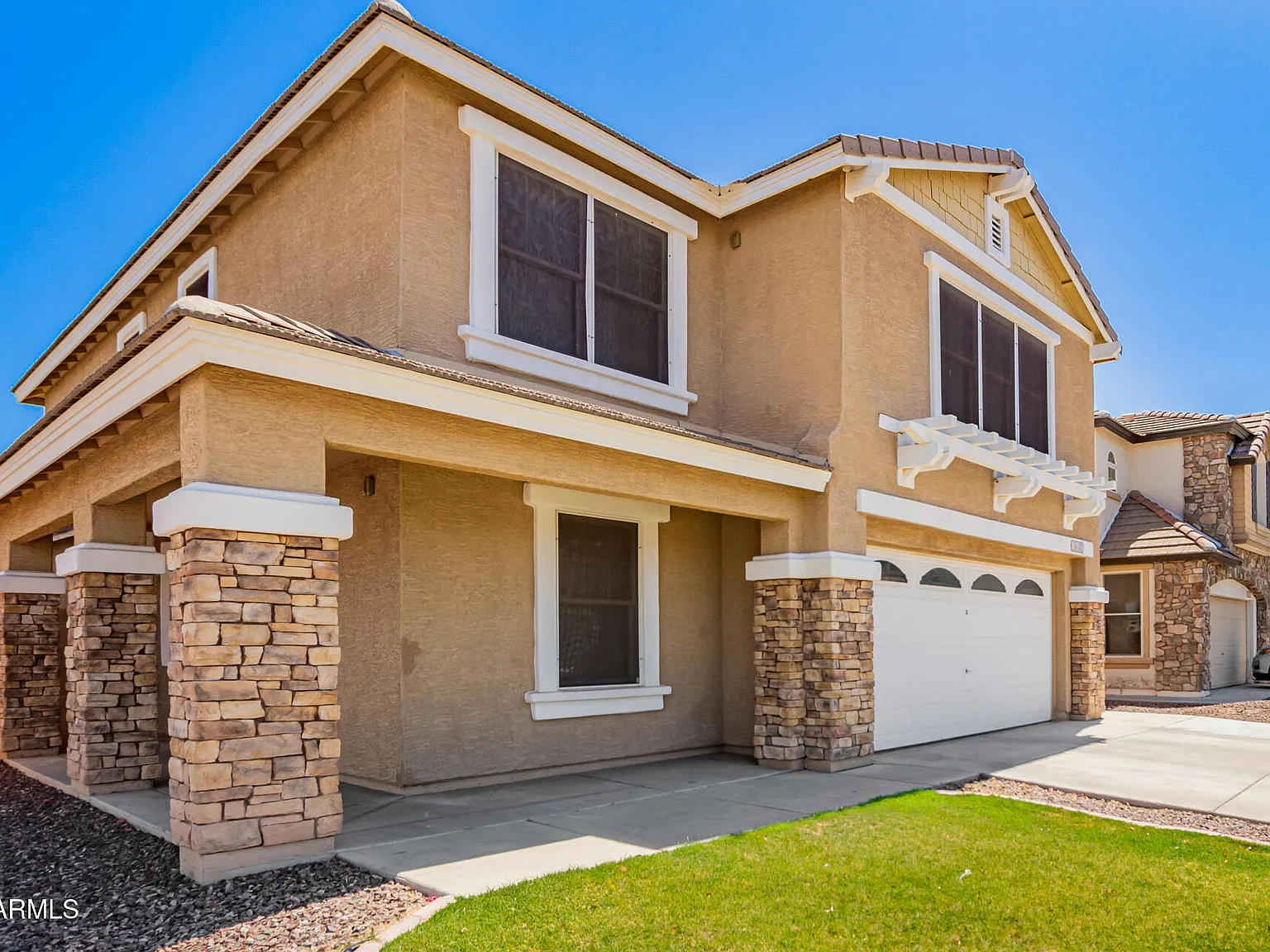 4 bed, 2.5 bath, 2285 sqft, $2,295 — Photo 2