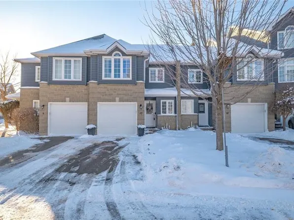 199 Saginaw Pkwy #10, Cambridge, ON N1T 1T9