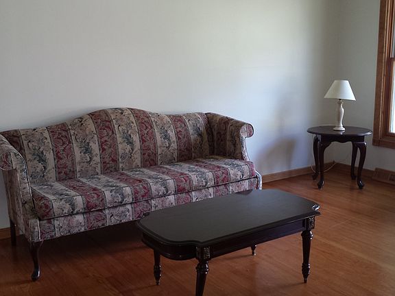 3rd image of 21 Timberland Dr
