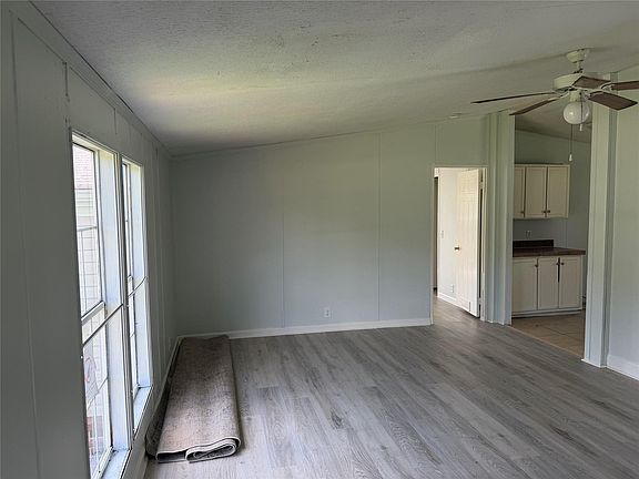 4th image of 16400 Hill Country Dr
