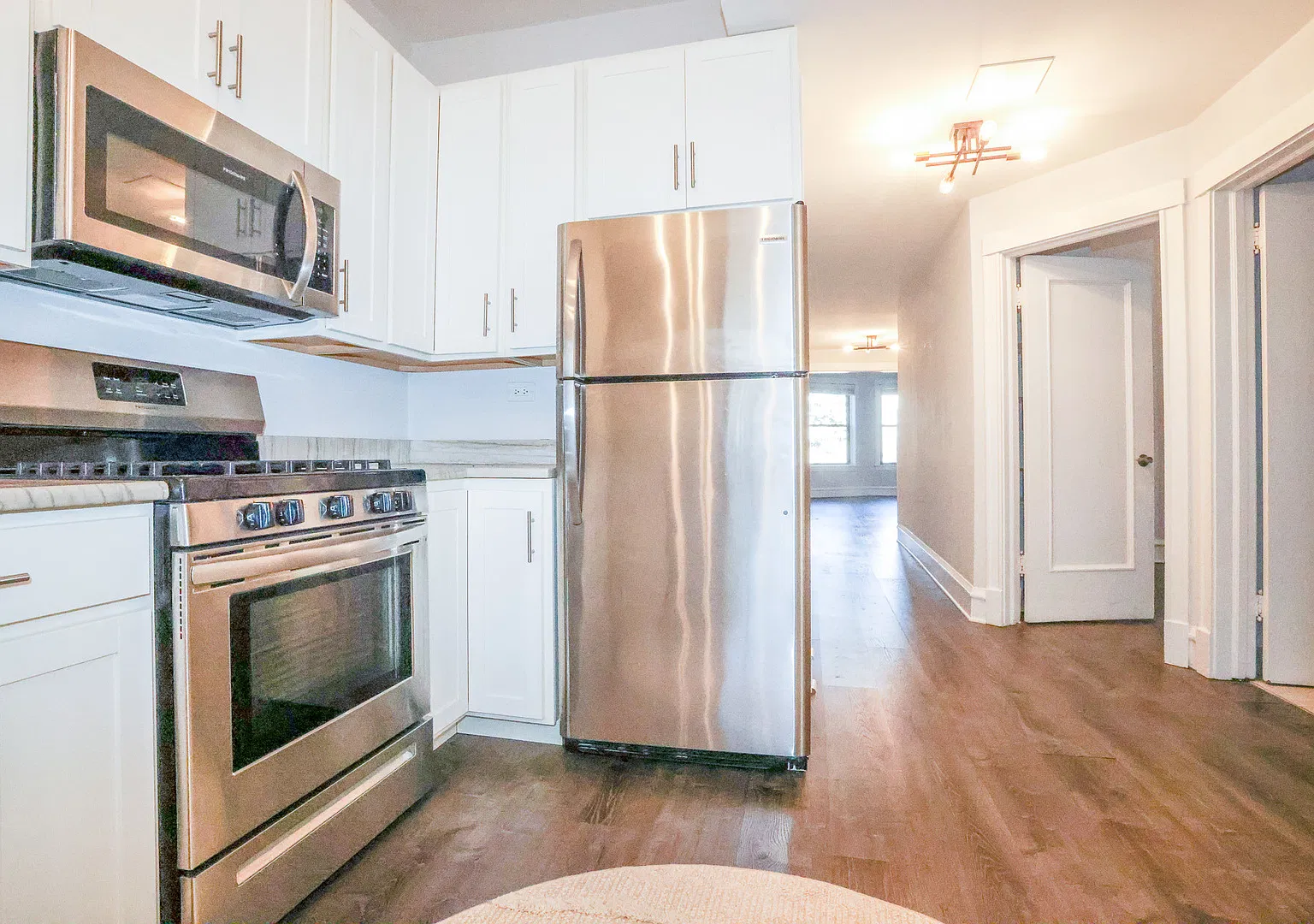 2 bed, 1300 sqft, $3,000 — Photo 2