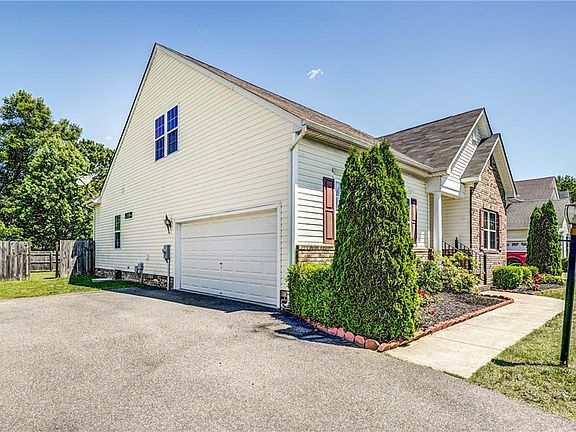 2nd image of 2208 Thomas Kenney Dr
