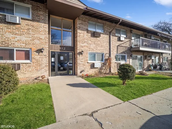 812 E Old Willow Rd APT 102, Prospect Heights, IL 60070