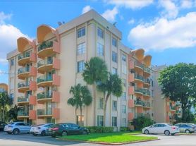 9320 Fontainebleau Blvd