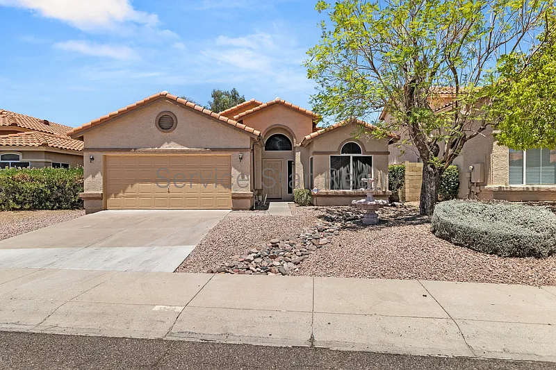 3 bed, 2.0 bath, 1593 sqft, $2,400 — Photo 2