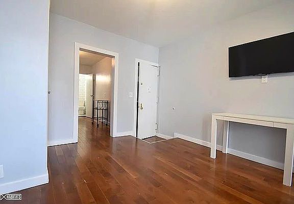3rd image of 272 W 115th St APT 4D