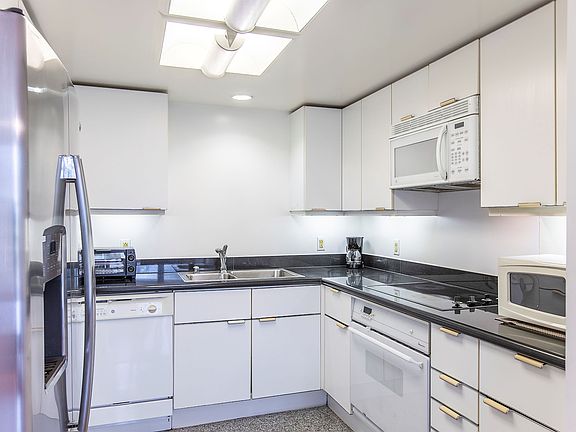3rd image of 1888 Kalakaua Ave APT 903