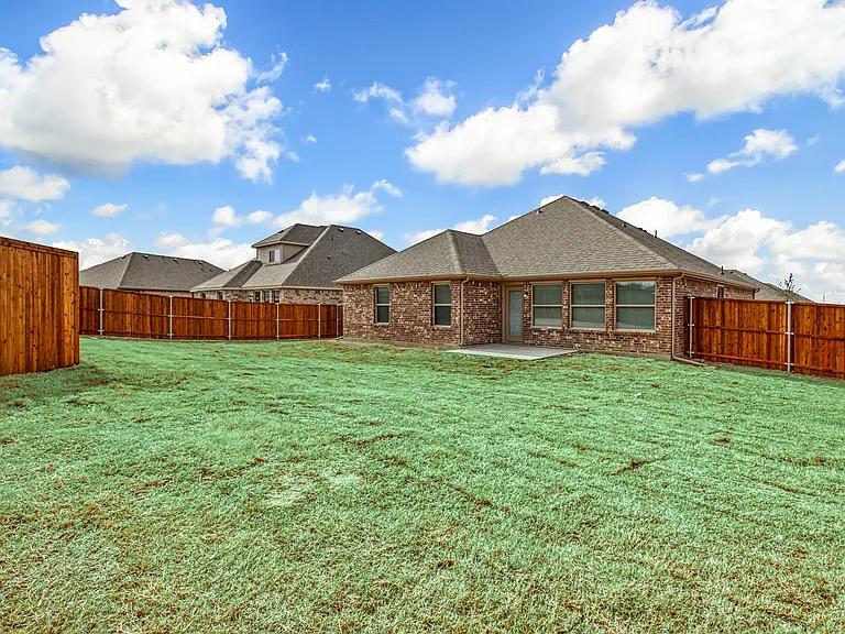 207 Gardenia Dr — Photo 36
