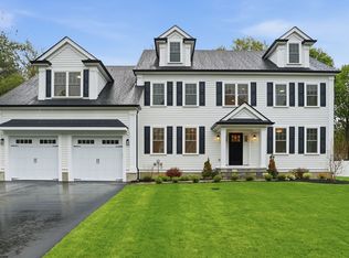 6 Lane Ave, Bedford, MA 01730