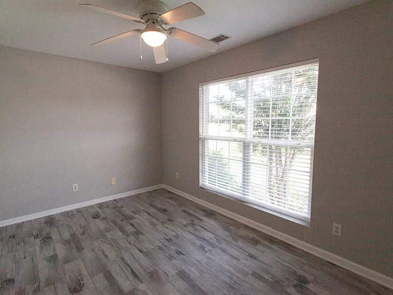318 Vanderbilt Dr — Photo 20