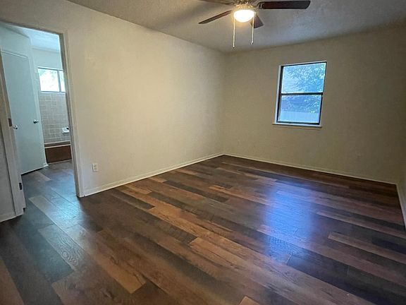 2nd image of 117 E Blancas Dr