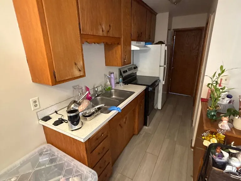 595 Victoria St N — Photo 3