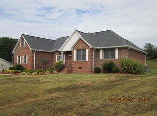 1020 Eastview Dr, Madisonville, KY 42431
