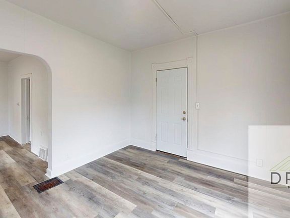 5th image of 122 S Hosmer St #1
