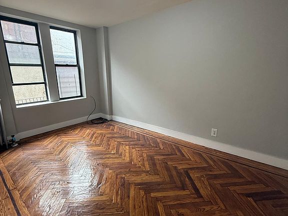 3rd image of 322 E 31st St APT A3